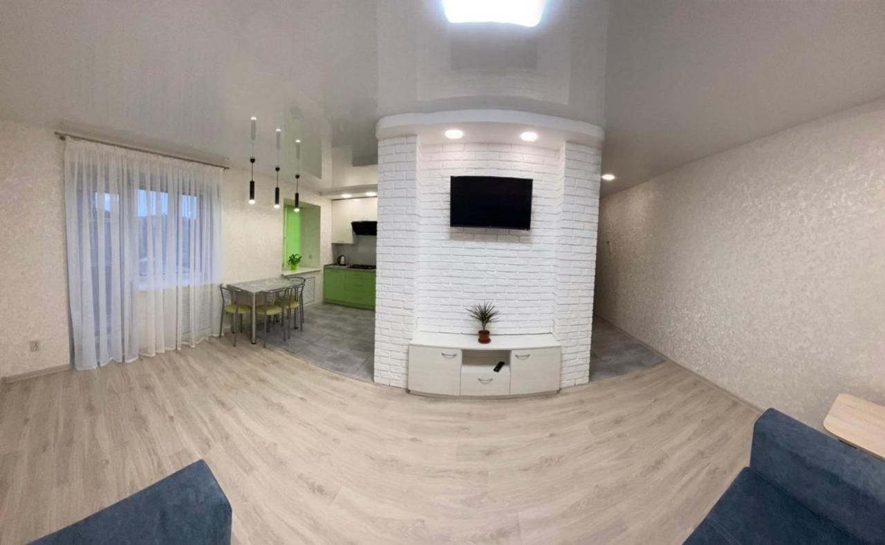 צ'רניהיב Suite Mira Avenue Center Двухкомнатная Квартира В Центре Возле Тц Цум מראה חיצוני תמונה