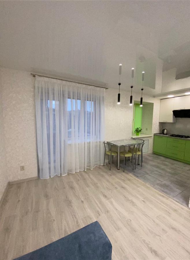 צ'רניהיב Suite Mira Avenue Center Двухкомнатная Квартира В Центре Возле Тц Цум מראה חיצוני תמונה