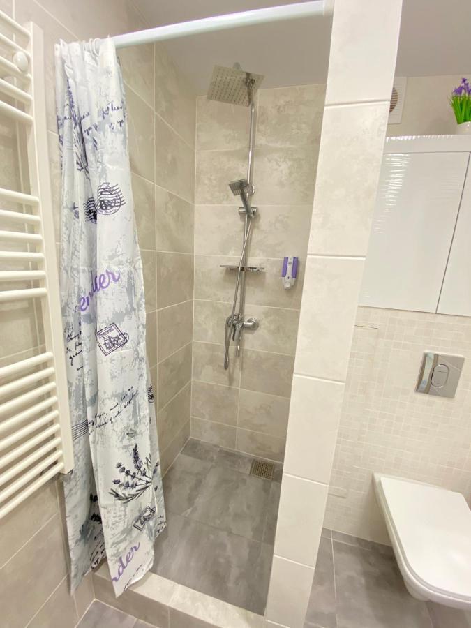 צ'רניהיב Suite Mira Avenue Center Двухкомнатная Квартира В Центре Возле Тц Цум מראה חיצוני תמונה