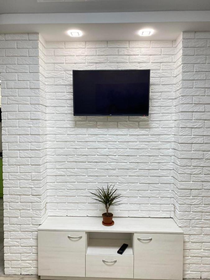 צ'רניהיב Suite Mira Avenue Center Двухкомнатная Квартира В Центре Возле Тц Цум מראה חיצוני תמונה